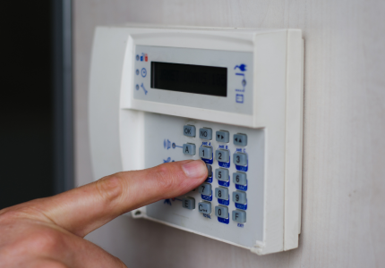Alarm keypad - Photo by Stars Studio - Getty / Canva